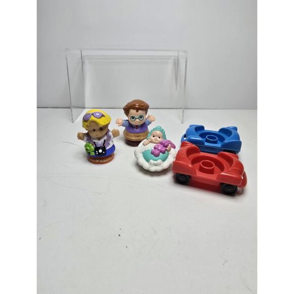 1993 1997 FISHER-PRICE LITTLE PEOPLE Baby Red Blue Car - Picture 1 of 4
